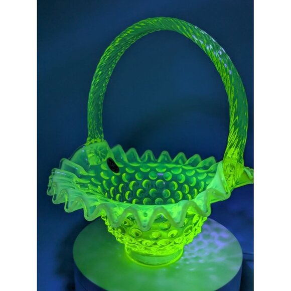 Vintage Yellow Fenton Uranium Glass Hobnail Basket Glows UV MCM - Picture 3 of 16
